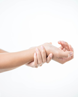 触れるとチクチクしたり、かゆくなることがあるが、皮膚への影響は？
